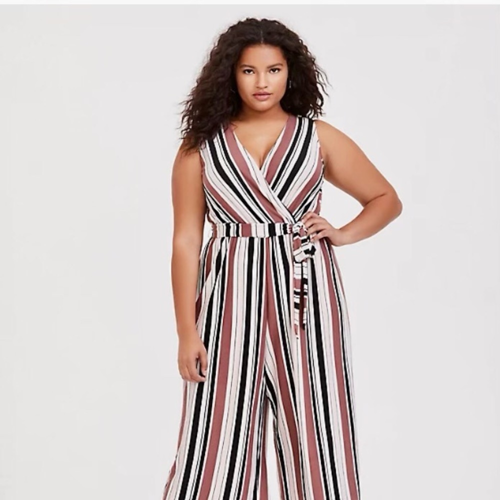 NWT Torrid Multi Striped Textured Culottes Jumpsuit. Size 3 (22-24)